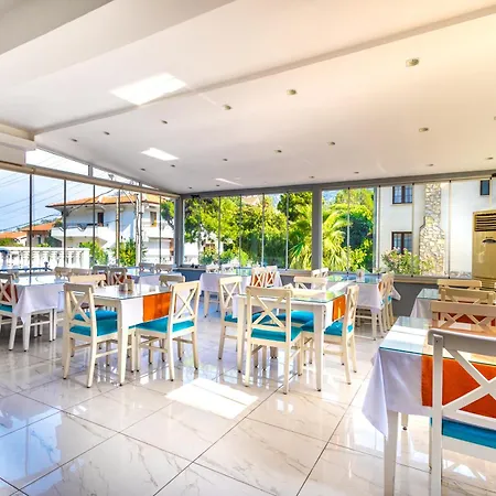 Leslion Turunc ホテル マルマリス