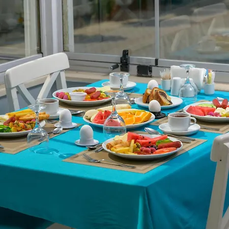 Leslion Turunc Bed & Breakfast 3*